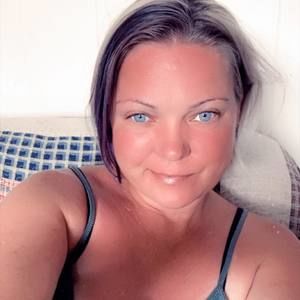 Meet your Posher, Leigh